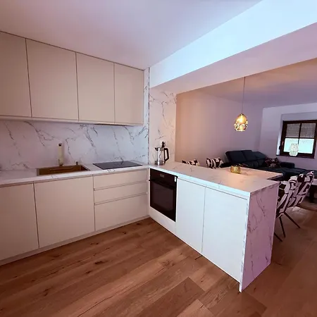 - Gloria Prázdninový dům *